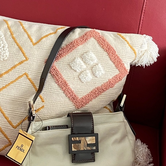 Authentic Fendi cream baguette shoulder bag - Picture 5 of 6